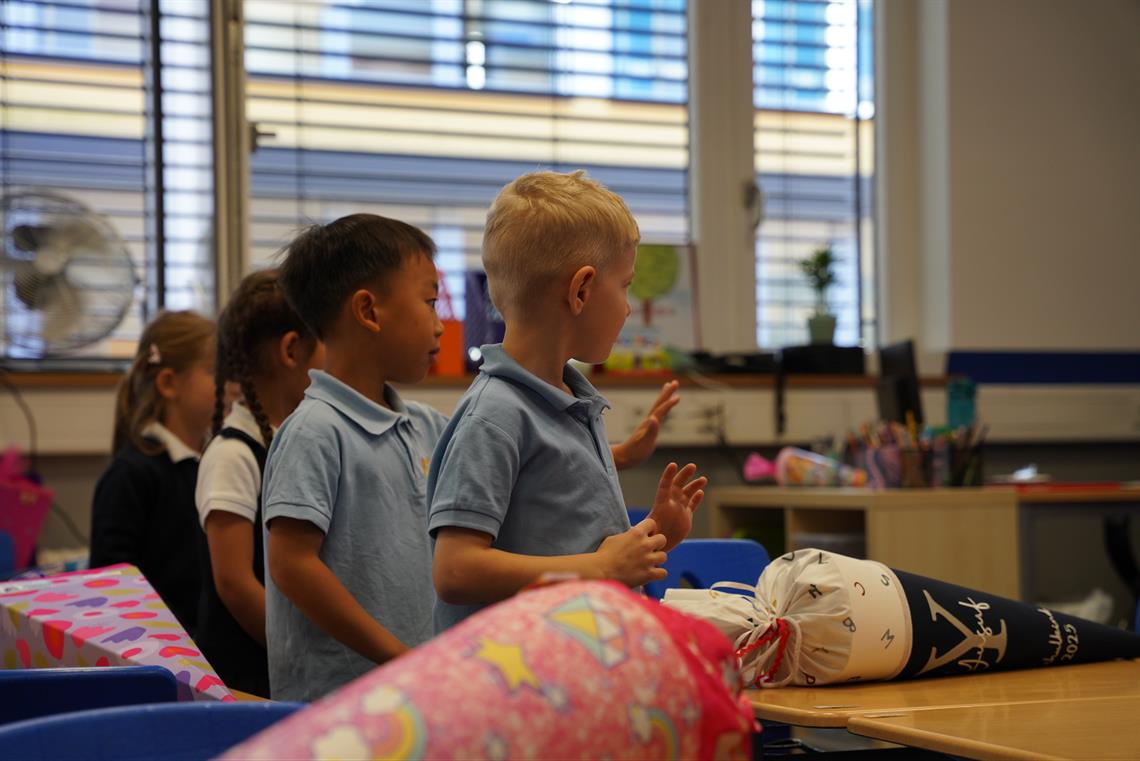 Erster-Besuch-im-Klassenraum