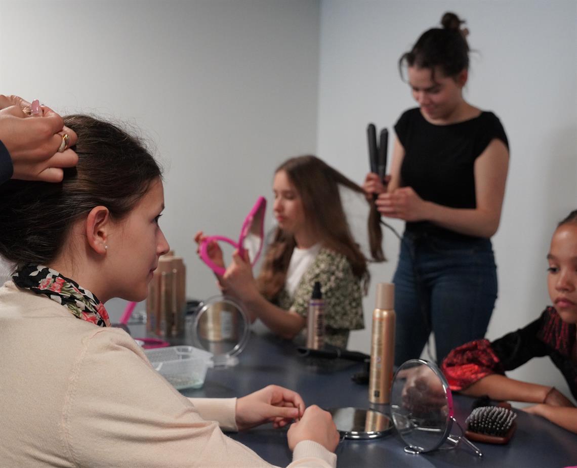 backstage-make-up-aCT